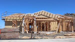 Ossature en bois d une maison neuve en construction